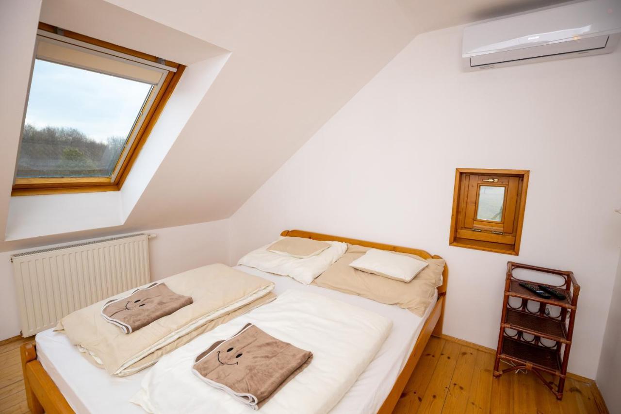 Noble'S Panzio Es Etterem Bed and Breakfast Nemesnép Εξωτερικό φωτογραφία