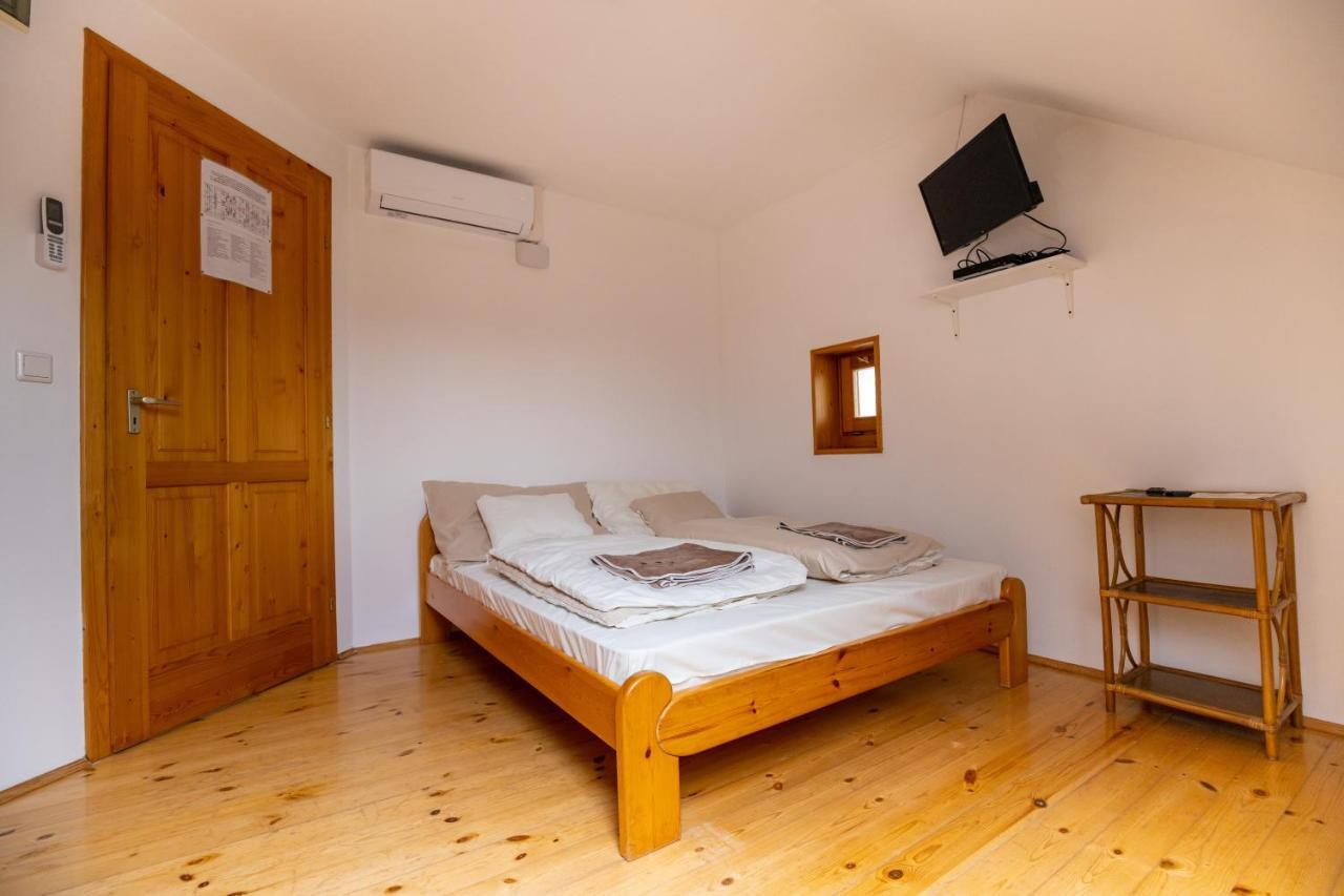 Noble'S Panzio Es Etterem Bed and Breakfast Nemesnép Εξωτερικό φωτογραφία